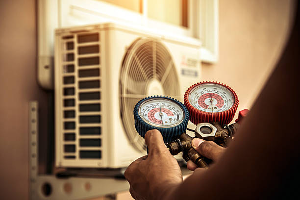 Professional Hvac technician working in Johnston, SC